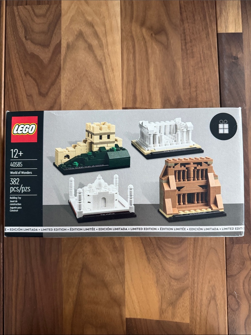 LEGO World of Wonders Mini Landmark Set - White, Tan, Green, Brown